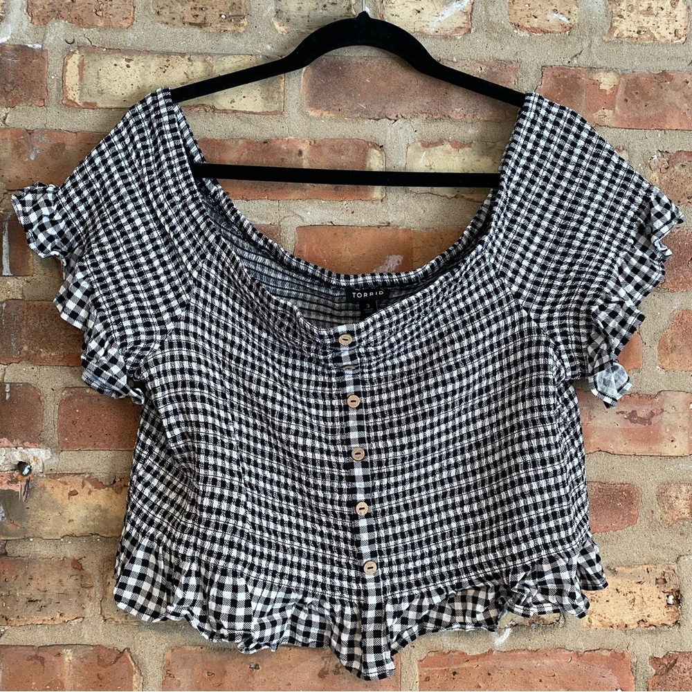 Two piece set Torrid black and white plaid cropped top and wide crop pants 3